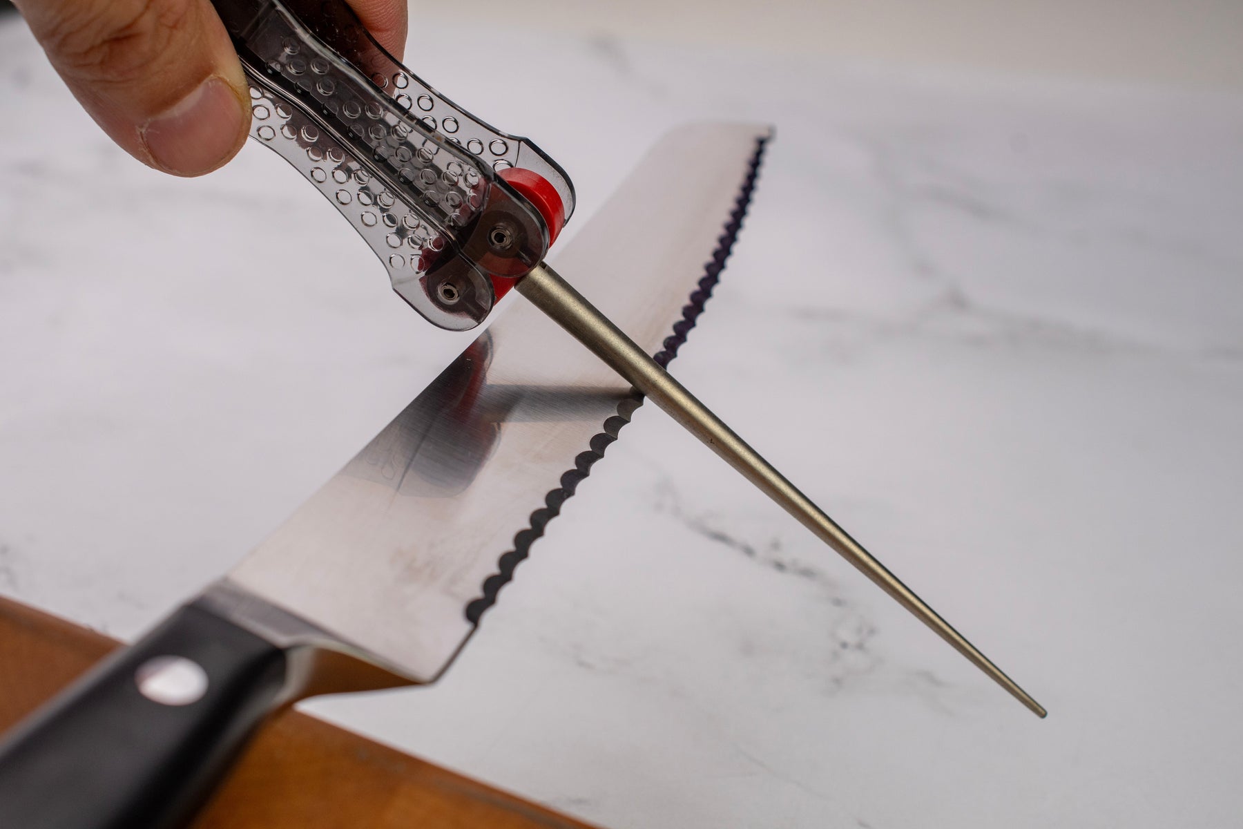 How to Sharpen a Serrated Knife with the DMT Serrated Knife Sharpener